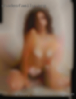 A busy women working mom who needs some fun from El Paso.
