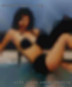Wife likes woman bending horny over in bars near Gallatin TN.
